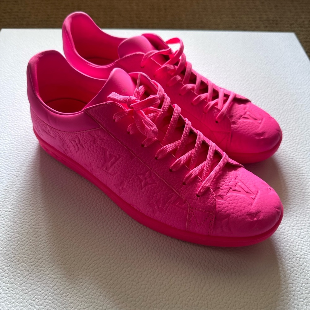 Louis Vuitton Men’s Pink Sneakers LV Size 8.5 (I normally wear us size 10.5)